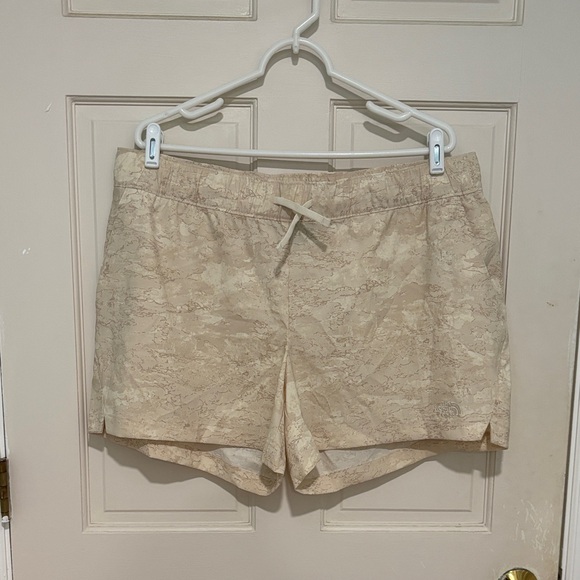 The North Face Pants - The North Face Women's Class V Amphibious Shorts Vintage White Cloud Camo Sz XL